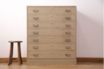 中古　しっとりとした気品を漂わせる国産の総桐箪笥(並厚、桐たんす)(衣装箪笥、和タンス、重ね箪笥、桐たんす)(R-049571)