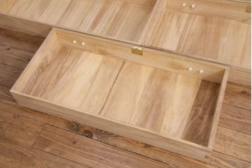 中古　しっとりとした気品を漂わせる国産の総桐箪笥(並厚、桐たんす)(衣装箪笥、和タンス、重ね箪笥、桐たんす)(R-049571)