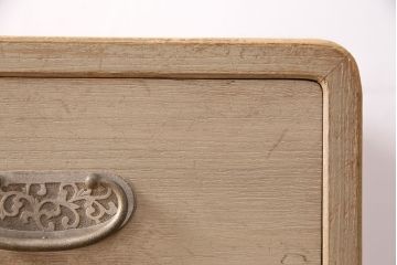 中古　しっとりとした気品を漂わせる国産の総桐箪笥(並厚、桐たんす)(衣装箪笥、和タンス、重ね箪笥、桐たんす)(R-049571)