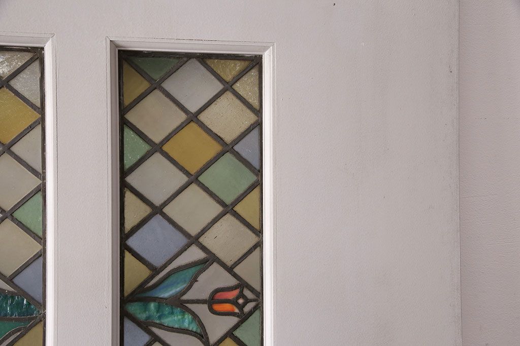 中古建具　アンティークのステンドグラスをはめ込んだ大きな引き戸1枚　(R-049574)