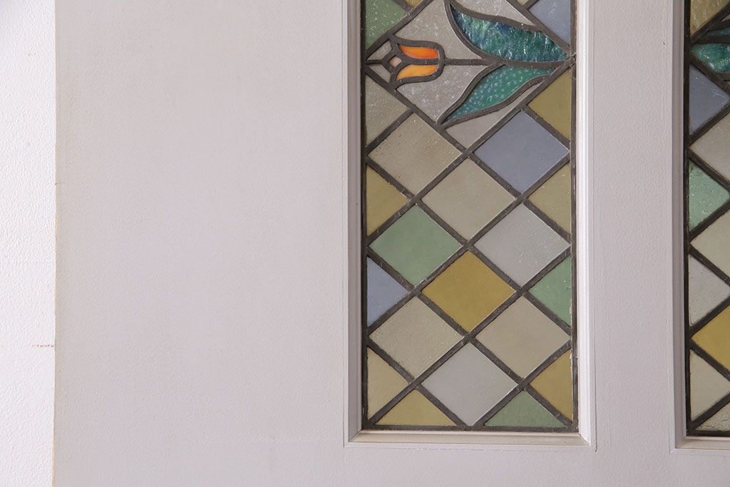 中古建具　アンティークのステンドグラスをはめ込んだ大きな引き戸1枚　(R-049574)