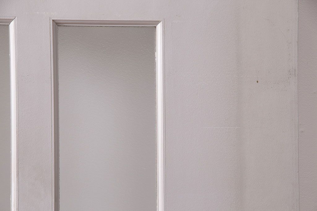 中古建具　アンティークのステンドグラスをはめ込んだ大きな引き戸1枚　(R-049574)