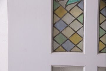 中古建具　アンティークのステンドグラスをはめ込んだ大きな引き戸1枚　(R-049574)