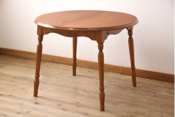 中古　美品　横浜ダニエル(daniel)　洗練された上品さが目を引くダイニングテーブル(定価約40万円)(エクステンションテーブル、伸長式テーブル、拡張式テーブル)(R-049575)