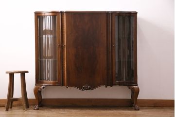 イギリスアンティーク　マホガニー　高級品!美しい杢目を楽しめる上品な佇まいのキャビネット(飾り棚、収納棚)(R-049577)
