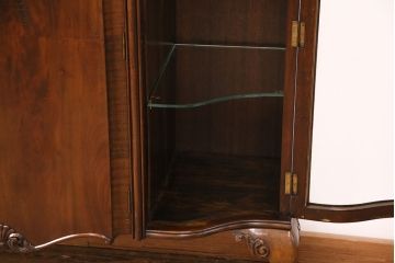 イギリスアンティーク　マホガニー　高級品!美しい杢目を楽しめる上品な佇まいのキャビネット(飾り棚、収納棚)(R-049577)