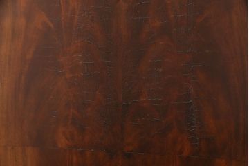 イギリスアンティーク　マホガニー　高級品!美しい杢目を楽しめる上品な佇まいのキャビネット(飾り棚、収納棚)(R-049577)