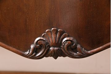 イギリスアンティーク　マホガニー　高級品!美しい杢目を楽しめる上品な佇まいのキャビネット(飾り棚、収納棚)(R-049577)