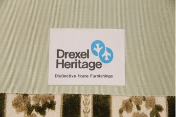 中古　DREXEL HERITAGE(ドレクセルヘリテイジ)　エレガントな佇まいが魅力の3シートクッションソファ(3人掛け)(定価約87万円)(R-049578)