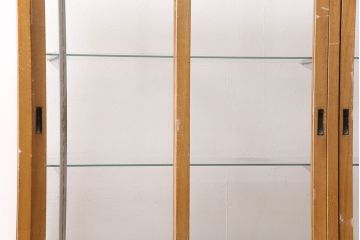 和製アンティーク　ナラ材　激レアデザイン!　斜めL字型のガラスケース(ショーケース、陳列棚)(R-049580)