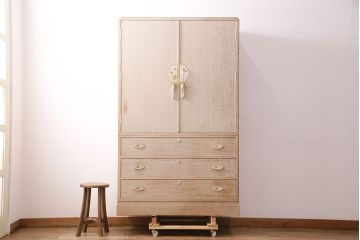 中古　伝統工芸品　頓所芳男作　衣装盆付き　牡丹の前飾りが素敵な重ね加茂総桐箪笥(胴厚)(総桐たんす、総桐箪笥、着物箪笥、衣装箪笥、和タンス)(定価約130万円)(R-049581)