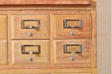 【簡易リペア限定品】レトロ家具　昭和レトロ　KIHARA　店舗什器にぴったり!レトロな佇まいがお洒落なナラ材製ネームプレート付きカードケース(引き出し、チェスト、図書館、図書室)(R-049590)