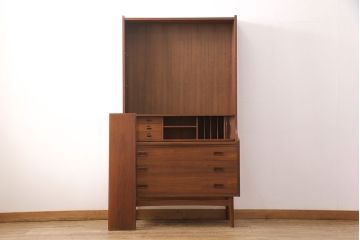 北欧ヴィンテージ　デンマーク製　チーク材　蛇腹シャッターがお洒落なキャビネット(収納棚、飾り棚、ビンテージ)(R-049591)