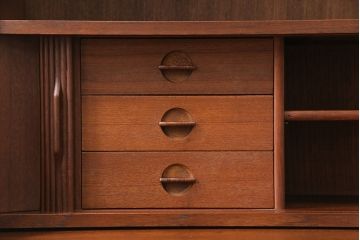 北欧ヴィンテージ　デンマーク製　チーク材　蛇腹シャッターがお洒落なキャビネット(収納棚、飾り棚、ビンテージ)(R-049591)