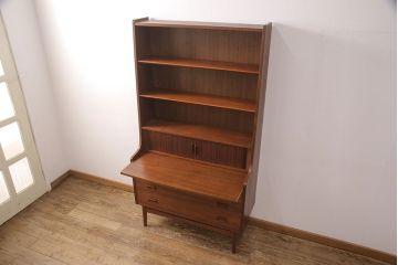 北欧ヴィンテージ　デンマーク製　チーク材　蛇腹シャッターがお洒落なキャビネット(収納棚、飾り棚、ビンテージ)(R-049591)