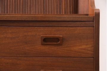 北欧ヴィンテージ　デンマーク製　チーク材　蛇腹シャッターがお洒落なキャビネット(収納棚、飾り棚、ビンテージ)(R-049591)