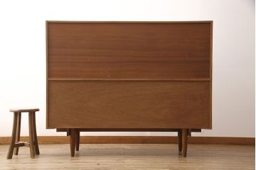 北欧ヴィンテージ　チーク材　スタイリッシュなサイドボード(収納棚、キャビネット、ビンテージ)(R-049592)