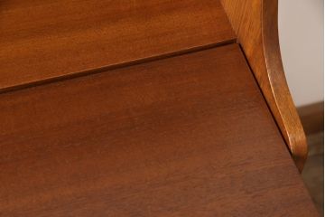 ビンテージ家具　北欧ヴィンテージ　木のぬくもりが優しい雰囲気を醸し出すチーク材製ライティングビューロー(ワークデスク、簿記机、在宅ワーク、在宅用引き出し)(R-049593)