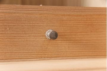 中古　国産　蒔絵・螺鈿入り　上質な和の空間を演出する高級総桐箪笥(並厚、着物箪笥、衣装箪笥、和タンス、桐たんす)(定価約98万円)(R-049595)