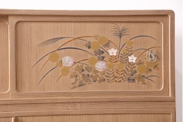 中古　国産　蒔絵・螺鈿入り　上質な和の空間を演出する高級総桐箪笥(並厚、着物箪笥、衣装箪笥、和タンス、桐たんす)(定価約98万円)(R-049595)