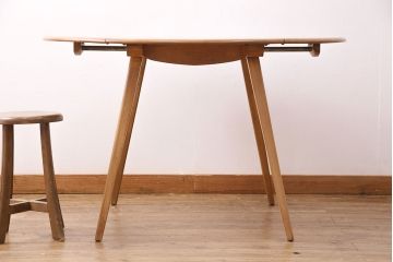 ヴィンテージ家具　イギリス　ERCOL(アーコール)　エルム材　ウィンザードロップリーフテーブル(バタフライテーブル、ラウンドテーブル、ビンテージ)(R-049596)