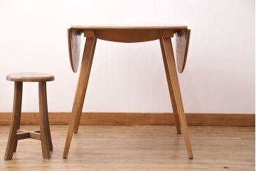 ヴィンテージ家具　イギリス　ERCOL(アーコール)　エルム材　ウィンザードロップリーフテーブル(バタフライテーブル、ラウンドテーブル、ビンテージ)(R-049596)
