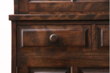 中古　国産民芸家具　クラシカルな佇まいが上品な書棚(ブックケース、本箱、飾り棚、キャビネット、戸棚)(R-049597)