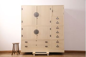 展示品　美品　伝統工芸　収納力抜群!気品あふれる佇まいが魅力の加茂総桐箪笥(総桐たんす、着物タンス、引き出し、並厚)(定価約140万円)(R-049600)