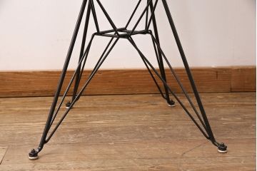 中古　MODERNICA(モダニカ)　CHARLES EAMES　ワイヤーレッグと爽やかなカラーが目を惹くシェルチェア(椅子、サイドチェア、ダイニングチェア)(R-049602)