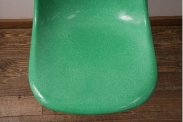中古　MODERNICA(モダニカ)　CHARLES EAMES　ワイヤーレッグと爽やかなカラーが目を惹くシェルチェア(椅子、サイドチェア、ダイニングチェア)(R-049602)
