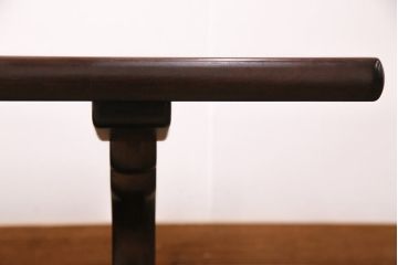 中古　松本民芸家具　希少!和と洋、どちらの空間にも馴染みやすい上品なデザインが魅力の座卓(センターテーブル、ローテーブル)(R-049604)