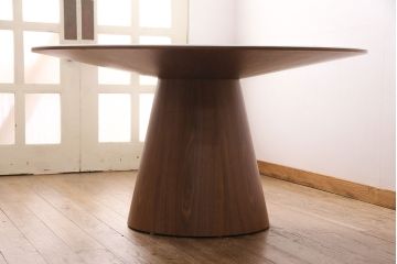 中古　ARMONIA(アルモニア)　Piane　ガラス天板付き　スタイリッシュなデザインが魅力のダイニングテーブル(ラウンドテーブル)(定価約12万円)(R-049609)