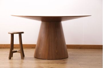 中古　ARMONIA(アルモニア)　Piane　ガラス天板付き　スタイリッシュなデザインが魅力のダイニングテーブル(ラウンドテーブル)(定価約12万円)(R-049609)