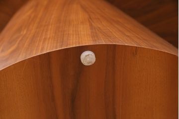 中古　ARMONIA(アルモニア)　Piane　ガラス天板付き　スタイリッシュなデザインが魅力のダイニングテーブル(ラウンドテーブル)(定価約12万円)(R-049609)