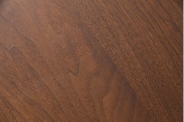 中古　ブランド家具　ウォールナット・ムク材　木のぬくもりあふれるダイニングテーブル(食卓)(R-049610)