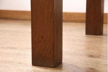 中古　ブランド家具　ウォールナット・ムク材　木のぬくもりあふれるダイニングテーブル(食卓)(R-049610)