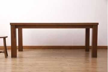 中古　ブランド家具　ウォールナット・ムク材　木のぬくもりあふれるダイニングテーブル(食卓)(R-049610)