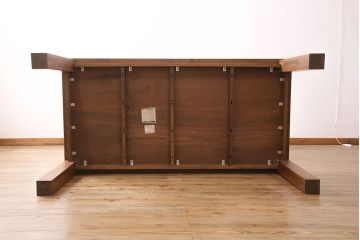 中古　ブランド家具　ウォールナット・ムク材　木のぬくもりあふれるダイニングテーブル(食卓)(R-049610)