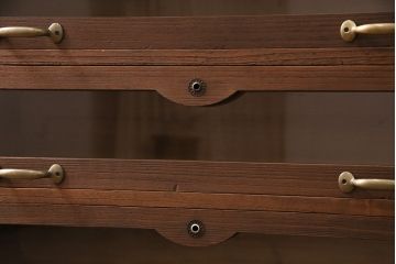 和製アンティーク　桐箪笥リメイク　前面ガラス製　上品な佇まいが魅力的なリビングボード(引き出し、チェスト、シャツケース、テレビ台、桐たんす)(R-049611)