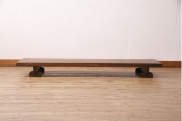 和製アンティーク　杉材一枚板　味わい深い木肌が趣溢れる裁ち板(ローテーブル、作業台、飾り台、陳列台)(R-049613)