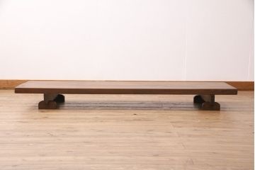和製アンティーク　杉材一枚板　味わい深い木肌が趣溢れる裁ち板(ローテーブル、作業台、飾り台、陳列台)(R-049613)