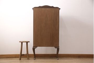 アンティーク家具　イギリスアンティーク　オーク材　小ぶりなサイズで取り入れやすい、上品な佇まいが魅力のショーケース(ガラスケース、キャビネット、飾り棚)(R-049615)