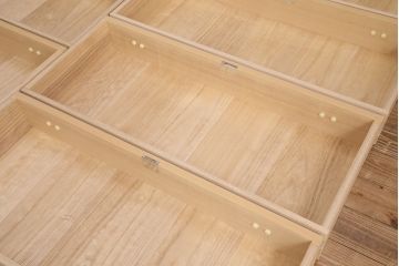 中古美品　伝統工芸品　総桐材　上品な和の雰囲気を演出する加茂総桐箪笥(胴厚、総桐たんす、整理箪笥、引き出し、チェスト、衣装タンス)(R-049616)