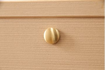 中古美品　伝統工芸品　総桐材　上品な和の雰囲気を演出する加茂総桐箪笥(胴厚、総桐たんす、整理箪笥、引き出し、チェスト、衣装タンス)(R-049616)