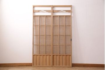 アンティーク建具　松の透かし彫りがアクセントの御簾戸2枚セット(簾戸、簀戸、葭戸、夏障子、すど、葦戸)(R-049618)