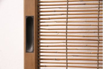 アンティーク建具　松の透かし彫りがアクセントの御簾戸2枚セット(簾戸、簀戸、葭戸、夏障子、すど、葦戸)(R-049618)