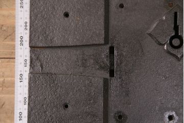 アンティーク雑貨　明治期　貫禄を感じさせる蔵戸の錠前金具(ディスプレイ雑貨、蔵戸パーツ)(R-049624)
