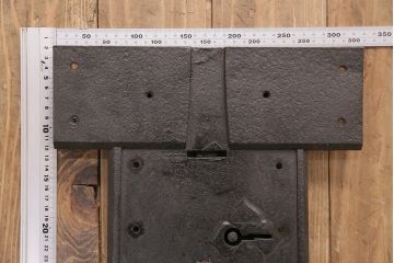 アンティーク雑貨　明治期　貫禄を感じさせる蔵戸の錠前金具(ディスプレイ雑貨、蔵戸パーツ)(R-049624)