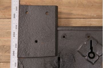 アンティーク雑貨　明治期　貫禄を感じさせる蔵戸の錠前金具(ディスプレイ雑貨、蔵戸パーツ)(R-049624)
