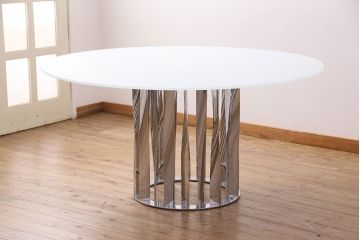 美品　Cassina(カッシーナ)　BOBOLI(ボボリ)　洗練されたデザインが美しさを放つラウンドテーブル(ダイニングテーブル)(定価約96万円)(R-049629)